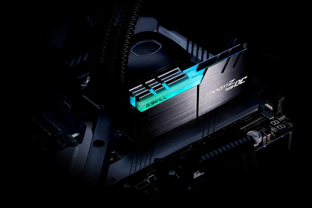 זכרונות דינאמיים של 128GB (כמעט) לכולם