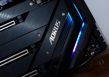 תושבת AM4 בחוד החנית: לוח אם Gigabyte X570 Aorus Xtreme בביקורת