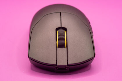 קלות יוצאת דופן – Corsair משיקה את ה-Sabre v2 Pro, עכבר אלחוטי במשקל 36 גרם ולקחנו אותו לסיבוב