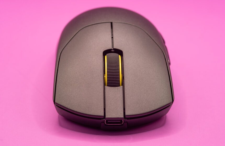 קלות יוצאת דופן – Corsair משיקה את ה-Sabre v2 Pro, עכבר אלחוטי במשקל 36 גרם ולקחנו אותו לסיבוב