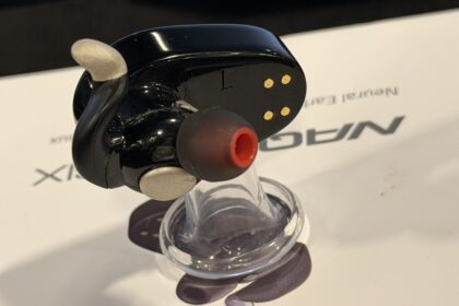Naqi Neural Earbuds: לשלוט במחשב בכוח המחשבה (וקצת עזרה מהלסת)