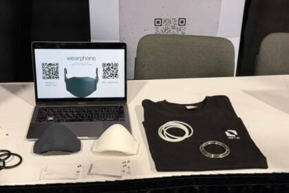 Verne Wearphone: המסכה שתאפשר לכם לצעוק בספרייה בלי שאף אחד ישמע