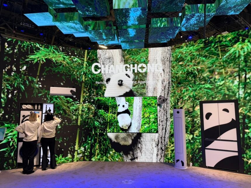 Changhong / CHiQ: פנדות בסלון ומפלצות גיימינג בחדר העבודה