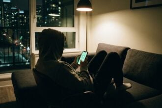 האם אתם מתים? האפליקציה שכבשה את סין בודקת אם אתם עדיין נושמים