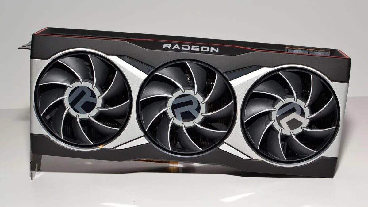 כרטיס המסך AMD Radeon RX 6800 XT מסדרת RX 6000, המקבלת כעת תמיכה רשמית ב-FSR 4.1