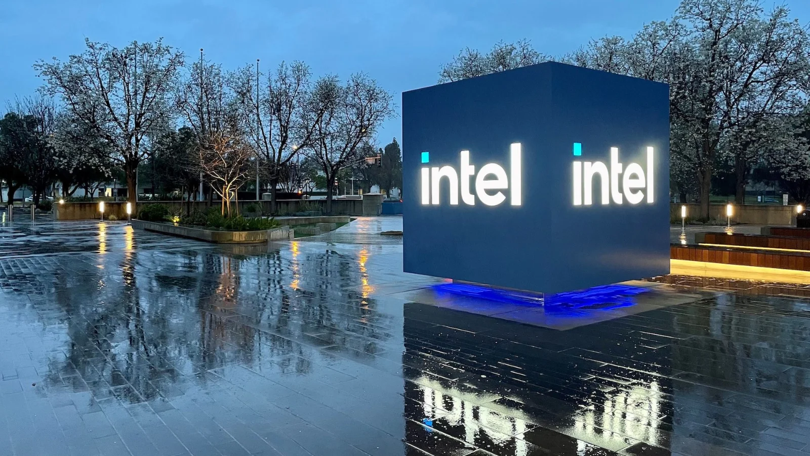 Intel's woes wipe out $1 trillion of semiconductor market cap in one day - PC market bloodbath leaves few chip stocks unscathed | Tom's Hardware