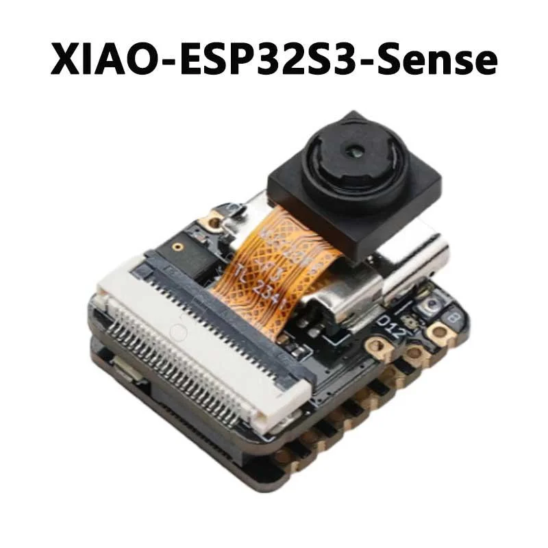 מעגל הפיתוח Seeed Studio XIAO ESP32-S3 Sense הכולל מצלמה ורכיבים אלקטרוניים זעירים