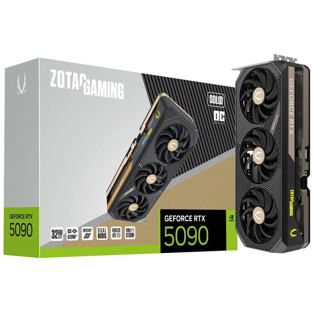 כרטיס המסך ZOTAC GeForce RTX 5090 SOLID OC לצד האריזה המקורית שלו